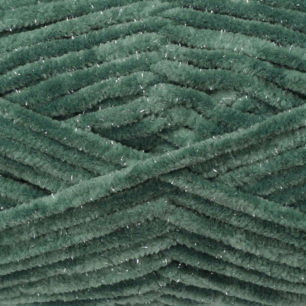 YarnArt Dolce Christmas Fir Green (4303) – close-up of the sparkly chenille