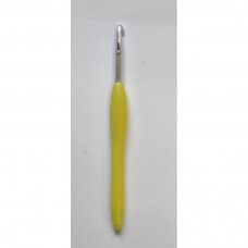 Crochet hook with rubber handle, 5 mm